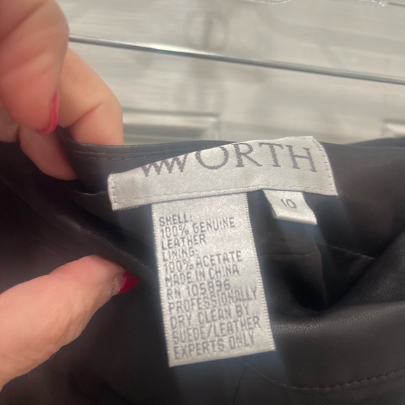 NEWW TAGS WORTH Black LEATHER  skirt w ruffle on bottom - Picture 3 of 3